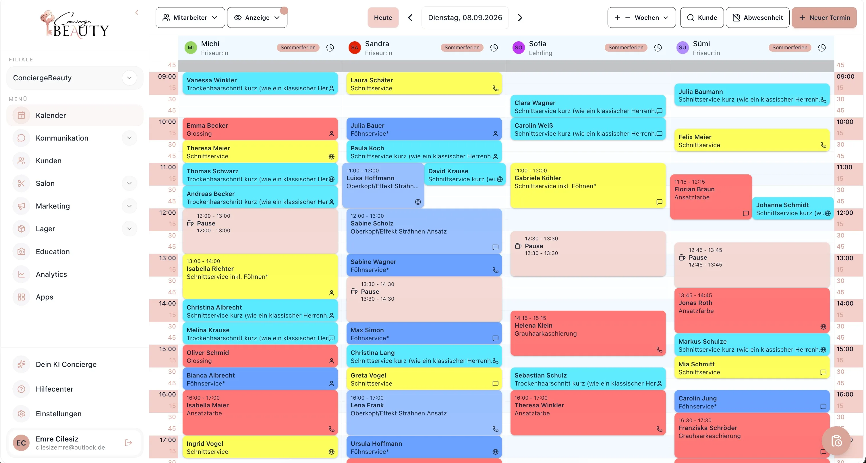 ConciergeBeauty Desktop-Kalender mit Teamspalten, Terminen und Tagesumsatz